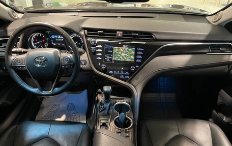Toyota Camry, 2018 год, 3 150 000 рублей, 13 фотография