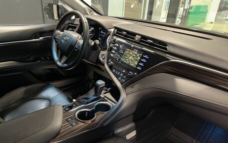 Toyota Camry, 2018 год, 3 150 000 рублей, 16 фотография