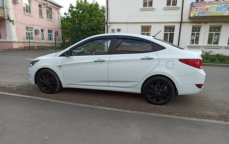 Hyundai Solaris II рестайлинг, 2015 год, 935 000 рублей, 3 фотография