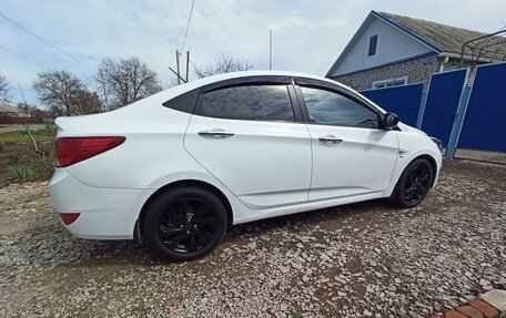 Hyundai Solaris II рестайлинг, 2015 год, 935 000 рублей, 6 фотография