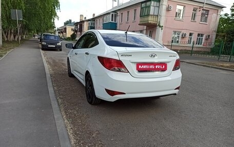 Hyundai Solaris II рестайлинг, 2015 год, 935 000 рублей, 2 фотография