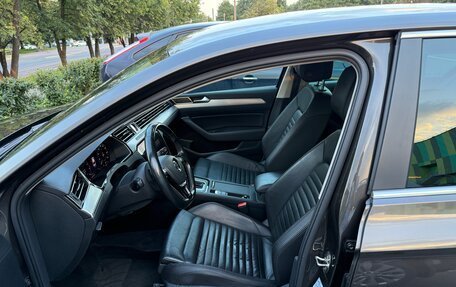 Volkswagen Passat B8 рестайлинг, 2017 год, 2 150 000 рублей, 14 фотография