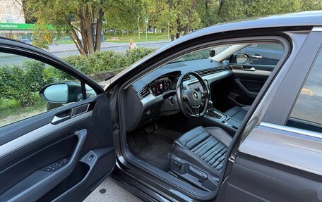 Volkswagen Passat B8 рестайлинг, 2017 год, 2 150 000 рублей, 15 фотография