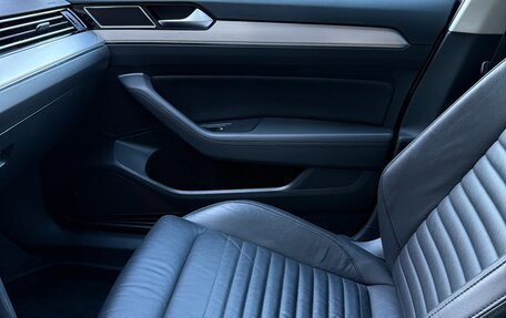 Volkswagen Passat B8 рестайлинг, 2017 год, 2 150 000 рублей, 16 фотография