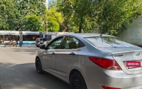 Hyundai Solaris II рестайлинг, 2015 год, 1 100 000 рублей, 4 фотография