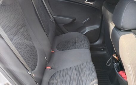 Hyundai Solaris II рестайлинг, 2015 год, 1 100 000 рублей, 8 фотография