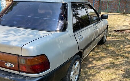 Ford Laser, 1991 год, 120 000 рублей, 2 фотография