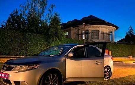 KIA Cerato III, 2010 год, 850 000 рублей, 2 фотография