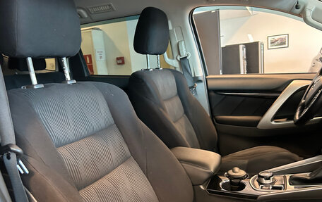 Mitsubishi Pajero Sport III рестайлинг, 2017 год, 2 690 000 рублей, 23 фотография