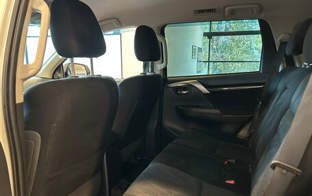 Mitsubishi Pajero Sport III рестайлинг, 2017 год, 2 690 000 рублей, 19 фотография
