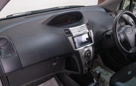 Toyota Vitz, 2005 год, 599 000 рублей, 17 фотография