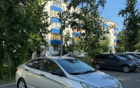 Hyundai Solaris II рестайлинг, 2015 год, 968 000 рублей, 3 фотография