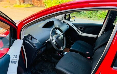 Toyota Yaris III рестайлинг, 2008 год, 650 000 рублей, 2 фотография