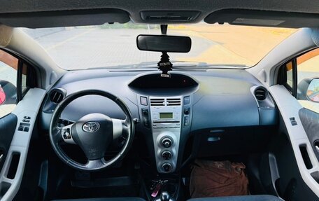 Toyota Yaris III рестайлинг, 2008 год, 650 000 рублей, 3 фотография