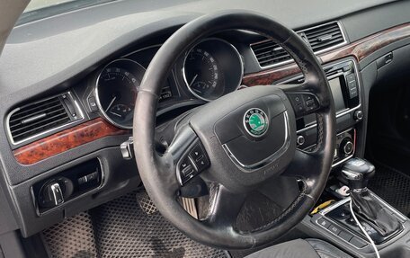 Skoda Superb III рестайлинг, 2010 год, 850 000 рублей, 13 фотография