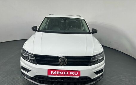 Volkswagen Tiguan II, 2019 год, 2 520 000 рублей, 2 фотография