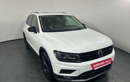 Volkswagen Tiguan II, 2019 год, 2 520 000 рублей, 3 фотография