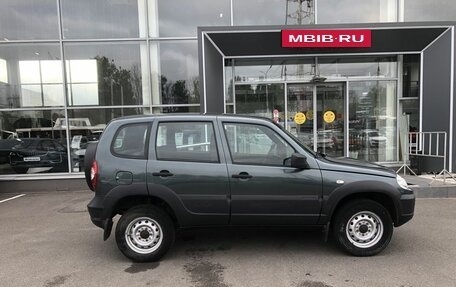Chevrolet Niva I рестайлинг, 2018 год, 797 000 рублей, 8 фотография
