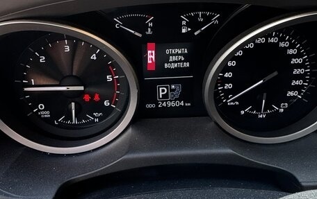 Toyota Land Cruiser 200, 2012 год, 3 000 000 рублей, 7 фотография
