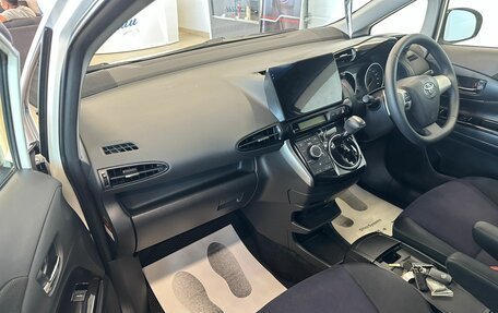 Toyota Wish II, 2013 год, 1 749 999 рублей, 12 фотография