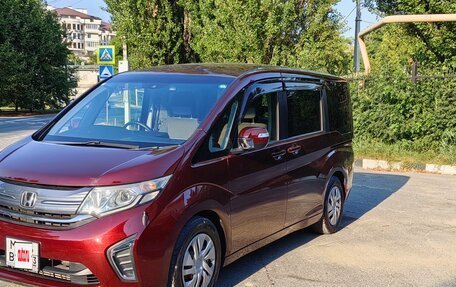 Honda Stepwgn IV, 2017 год, 2 050 000 рублей, 2 фотография