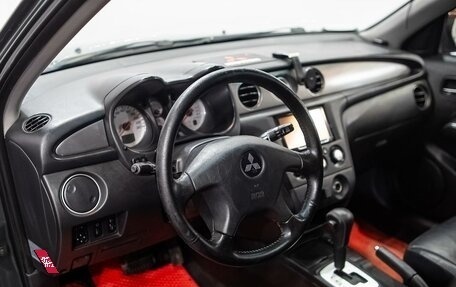 Mitsubishi Outlander III рестайлинг 3, 2004 год, 695 000 рублей, 10 фотография