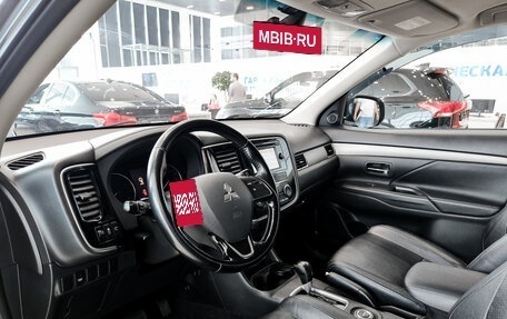 Mitsubishi Outlander III рестайлинг 3, 2015 год, 1 570 000 рублей, 20 фотография