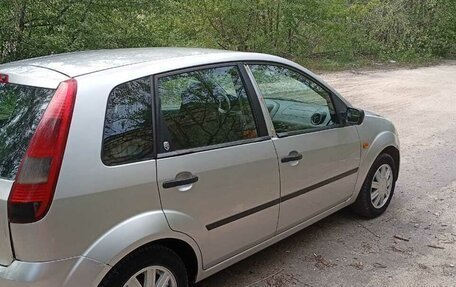 Ford Fiesta, 2005 год, 345 000 рублей, 2 фотография