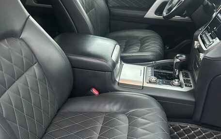 Toyota Land Cruiser 200, 2018 год, 7 600 000 рублей, 5 фотография