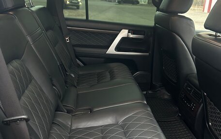 Toyota Land Cruiser 200, 2018 год, 7 600 000 рублей, 6 фотография