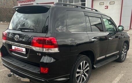 Toyota Land Cruiser 200, 2018 год, 7 600 000 рублей, 3 фотография