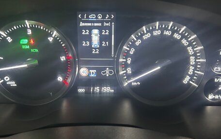 Toyota Land Cruiser 200, 2018 год, 7 600 000 рублей, 12 фотография