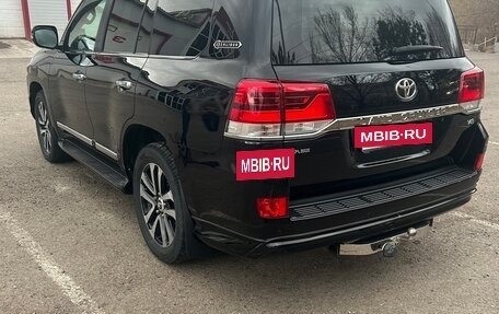 Toyota Land Cruiser 200, 2018 год, 7 600 000 рублей, 2 фотография