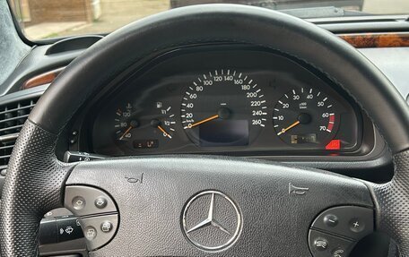 Mercedes-Benz CLK-Класс, 2001 год, 500 000 рублей, 12 фотография