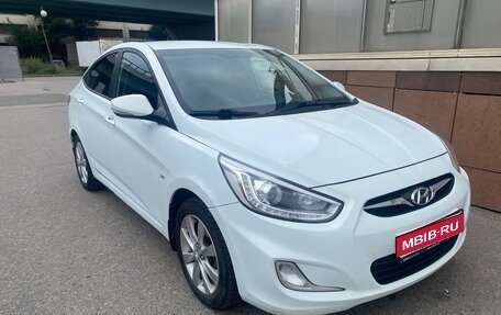 Hyundai Solaris II рестайлинг, 2013 год, 850 000 рублей, 1 фотография