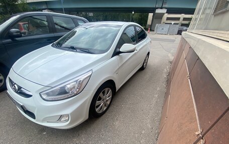 Hyundai Solaris II рестайлинг, 2013 год, 850 000 рублей, 2 фотография