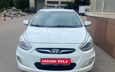 Hyundai Solaris II рестайлинг, 2013 год, 850 000 рублей, 6 фотография