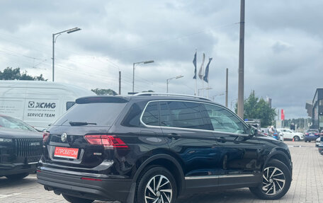 Volkswagen Tiguan II, 2018 год, 2 199 000 рублей, 7 фотография