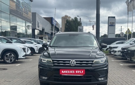Volkswagen Tiguan II, 2018 год, 2 199 000 рублей, 4 фотография