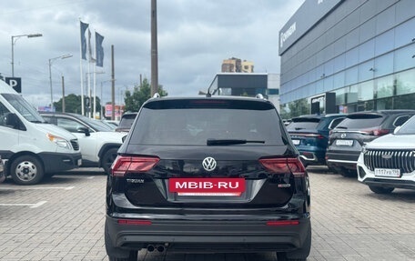 Volkswagen Tiguan II, 2018 год, 2 199 000 рублей, 8 фотография