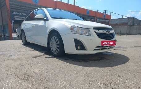 Chevrolet Cruze II, 2013 год, 700 000 рублей, 3 фотография
