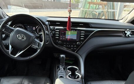 Toyota Camry, 2018 год, 3 100 000 рублей, 4 фотография