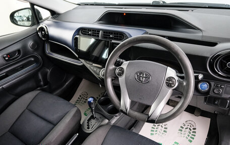Toyota Aqua I, 2015 год, 889 000 рублей, 9 фотография