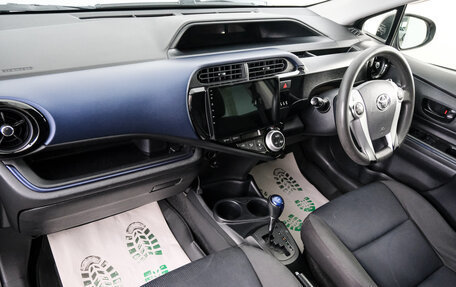 Toyota Aqua I, 2015 год, 889 000 рублей, 13 фотография