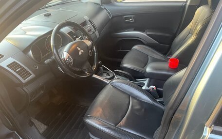 Mitsubishi Outlander III рестайлинг 3, 2007 год, 700 000 рублей, 6 фотография