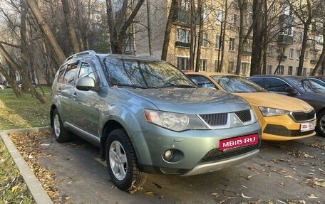 Mitsubishi Outlander III рестайлинг 3, 2007 год, 700 000 рублей, 5 фотография