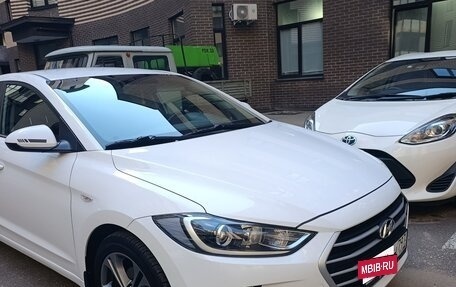 Hyundai Elantra VI рестайлинг, 2018 год, 1 640 000 рублей, 3 фотография