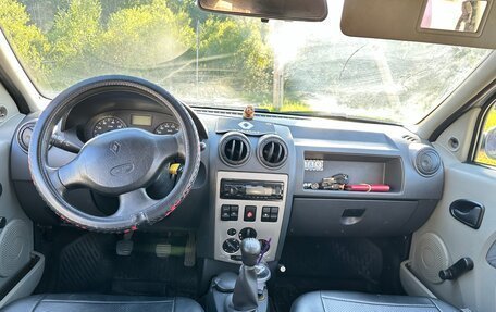 Renault Logan I, 2006 год, 370 000 рублей, 3 фотография