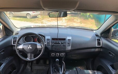 Mitsubishi Outlander III рестайлинг 3, 2008 год, 1 200 000 рублей, 6 фотография