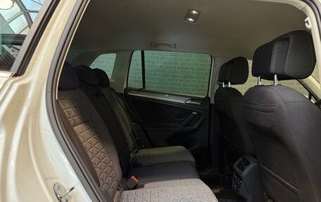 Volkswagen Tiguan II, 2021 год, 3 080 000 рублей, 12 фотография